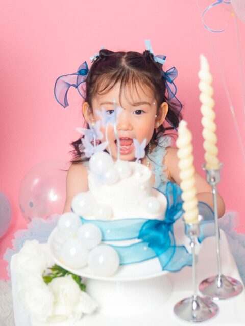 .
👗🎂🎈
.
#4歳ガール 
#バースデーフォト